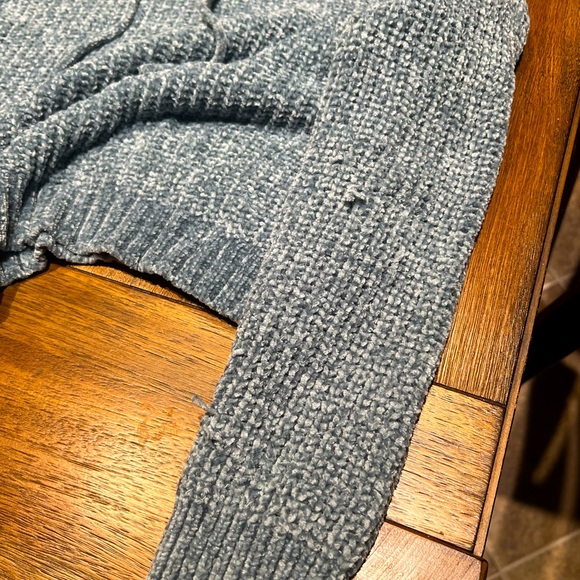 Blue hooded sweater - Picture 2 of 3